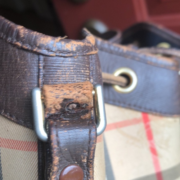 HP🎉Burberry Drawstring Bag🎊 10/21🎉 - Picture 10 of 16